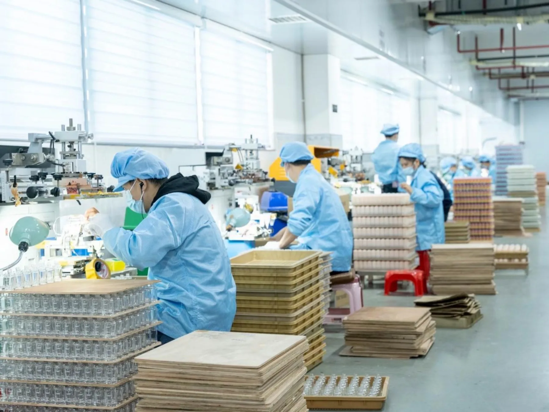 About NAISI glass packaging